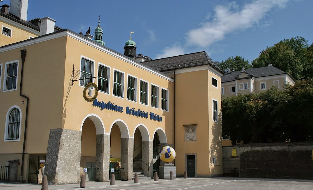 places to visit at night in salzburg